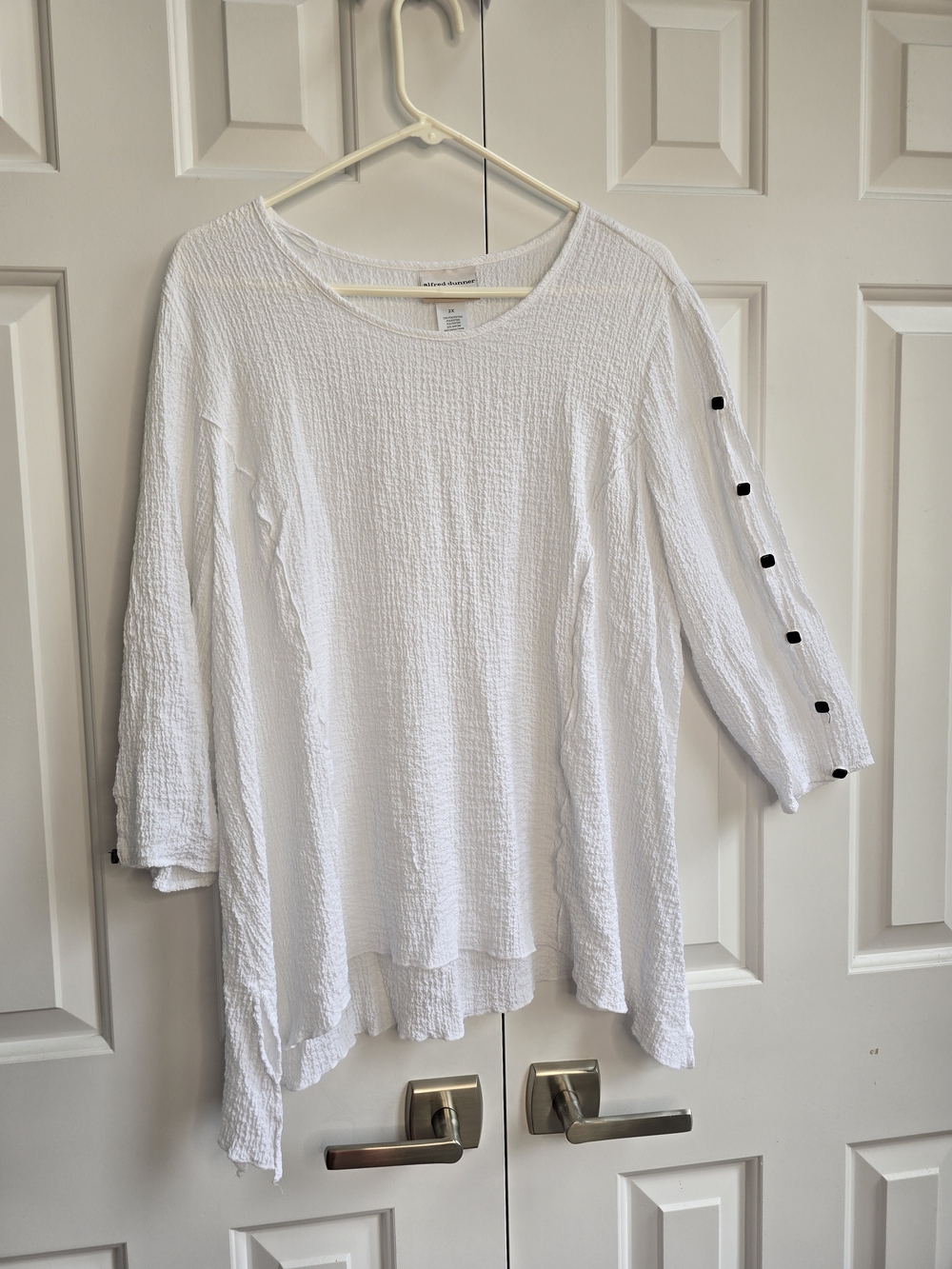 Alfred Dunner White Textured Button-Accent Tunic